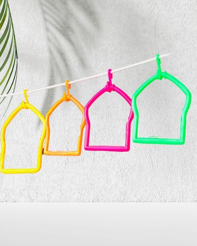 Colorful Bird Toys Plastic Swings Hanging on a wire for Small & Large Parrots